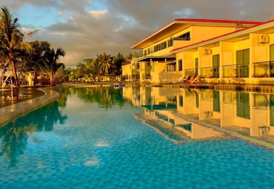 W Golf Resort Oslob Exteriér fotografie