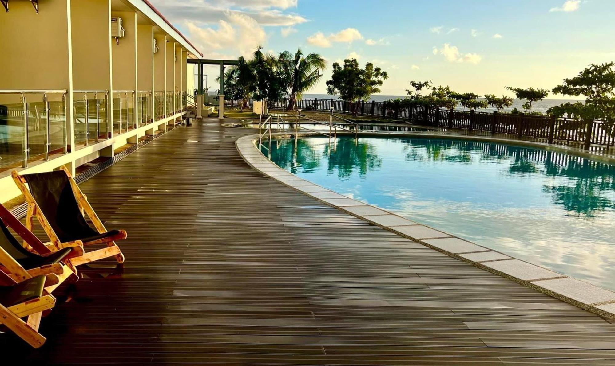 W Golf Resort Oslob Exteriér fotografie