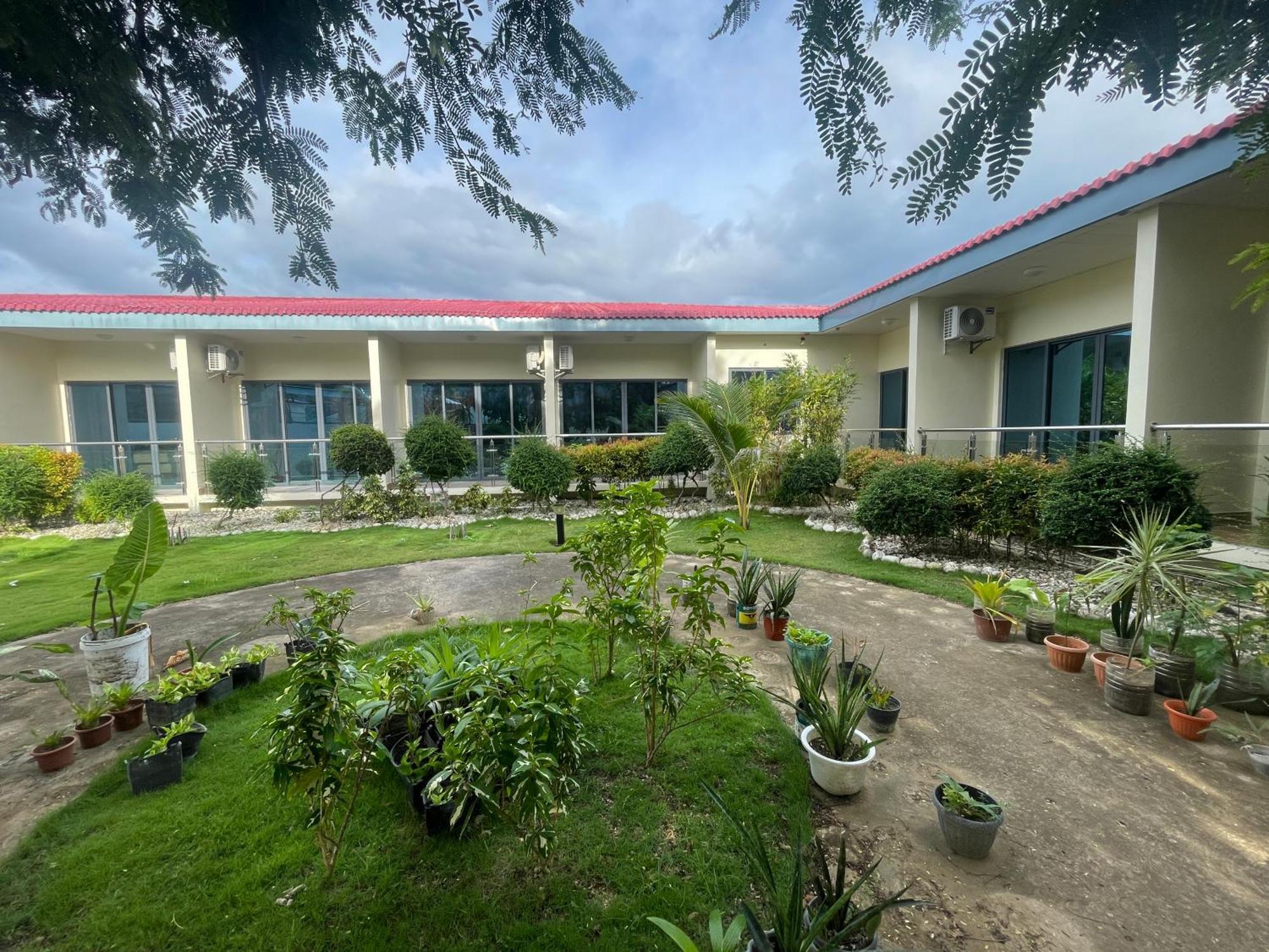 W Golf Resort Oslob Exteriér fotografie