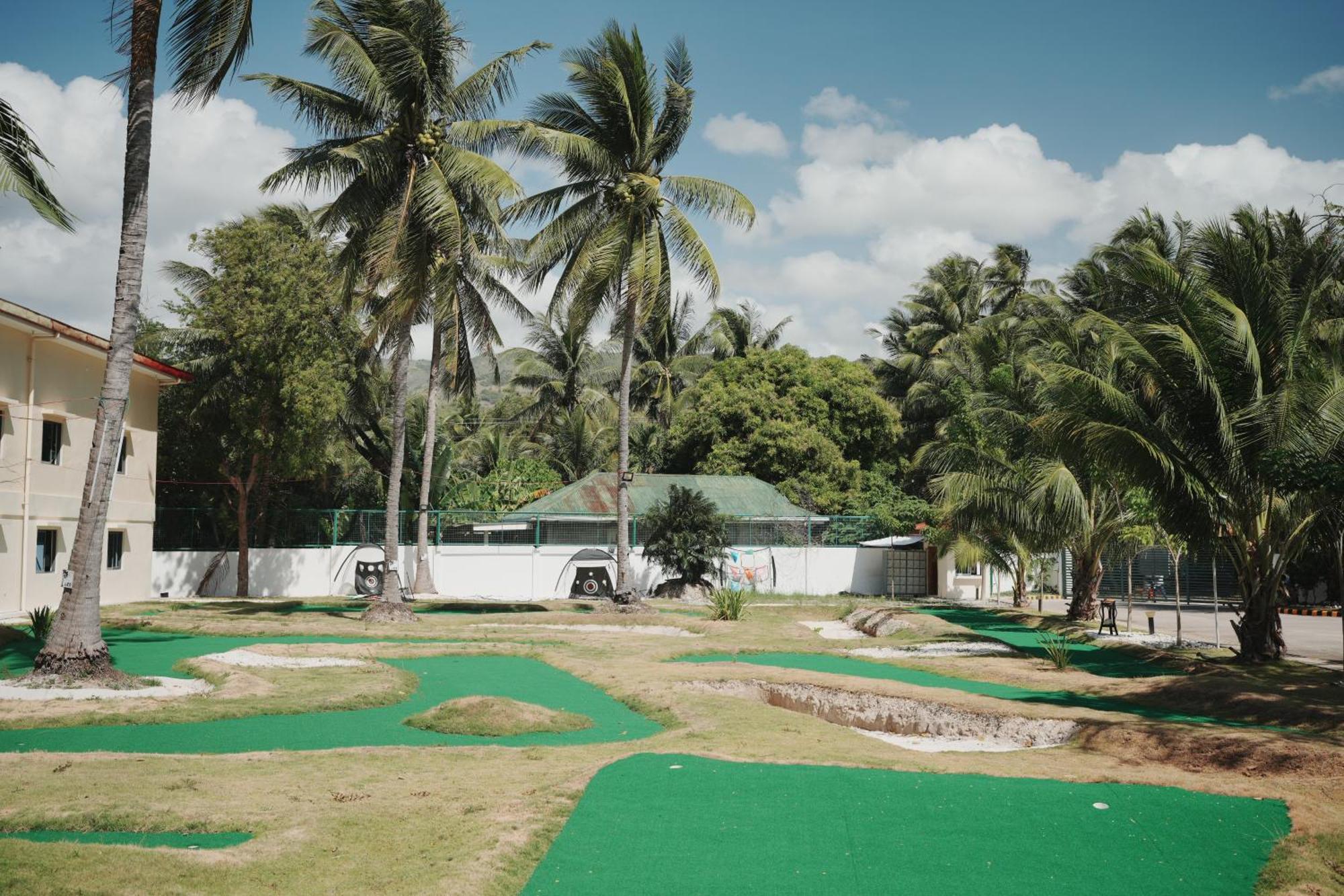W Golf Resort Oslob Exteriér fotografie