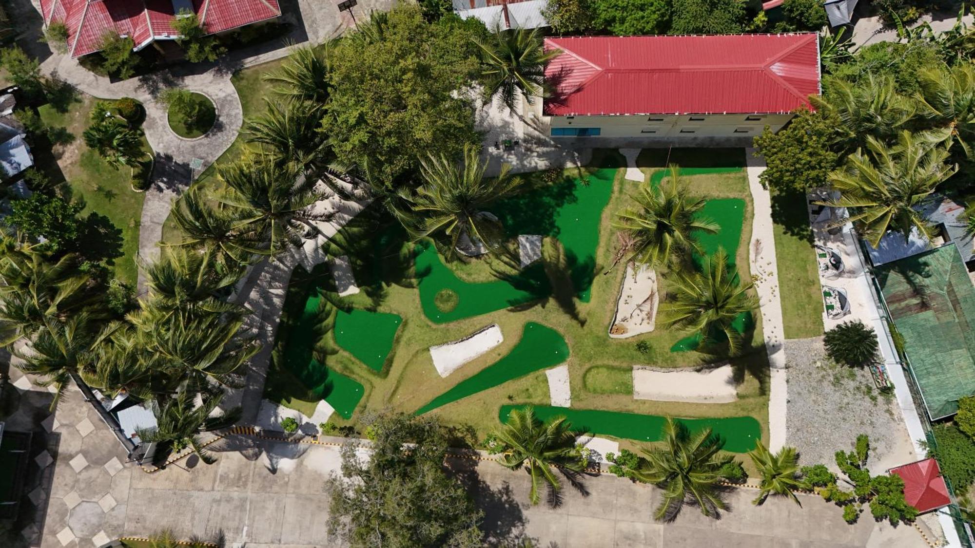 W Golf Resort Oslob Exteriér fotografie